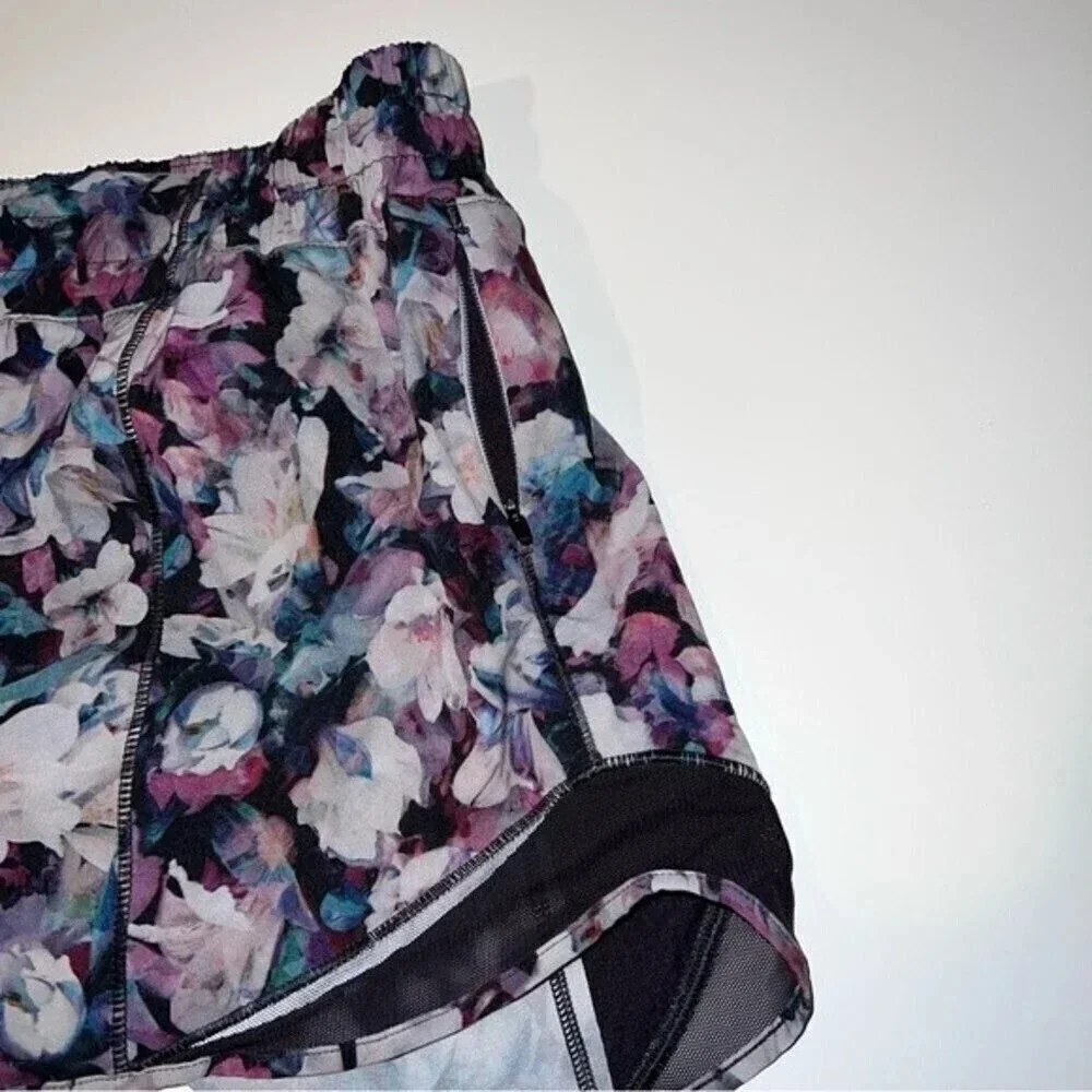 Lululemon Hotty Hot Short II  size 10